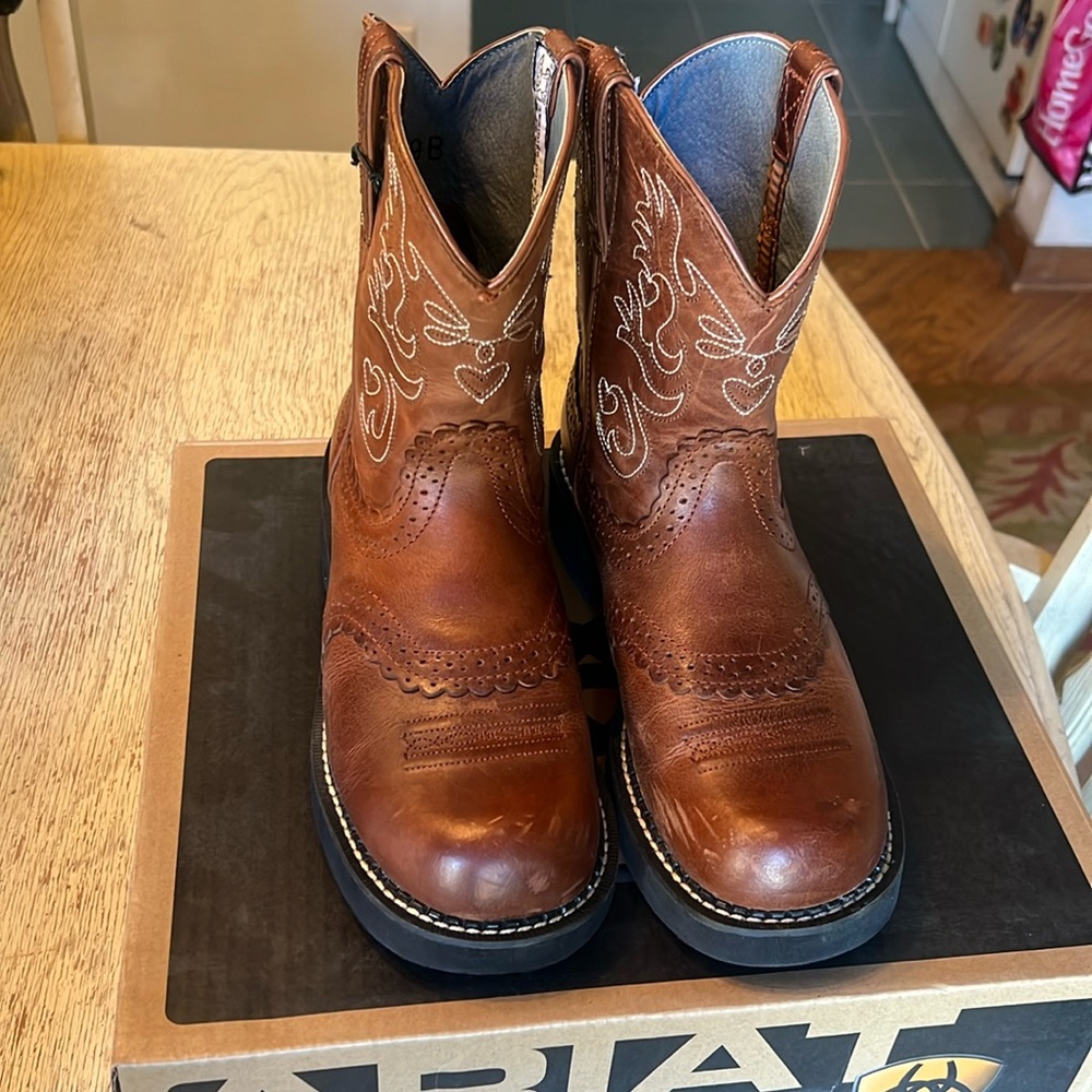 NEW Ariat Fatbaby saddle women’s boots